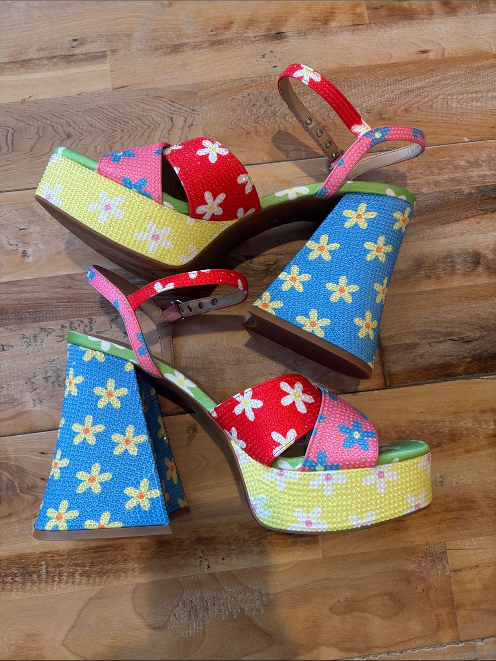 Gianni Bini Ulti-Mate Floral Rainbow Rhinestone Sparkle Platform Sandals 
Size 9